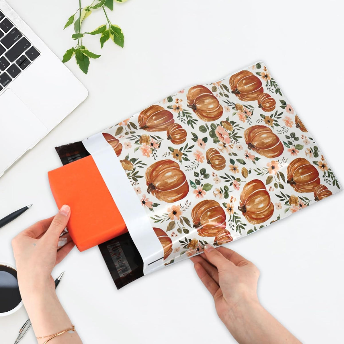 50Pcs Fall Poly Mailers 10 x 13 Inch Watercolor Floral Pumpkin Packaging Bags Autumn Self Seal Mailing Envelope Bags for Harvest Thanksgiving Small Business Clothing