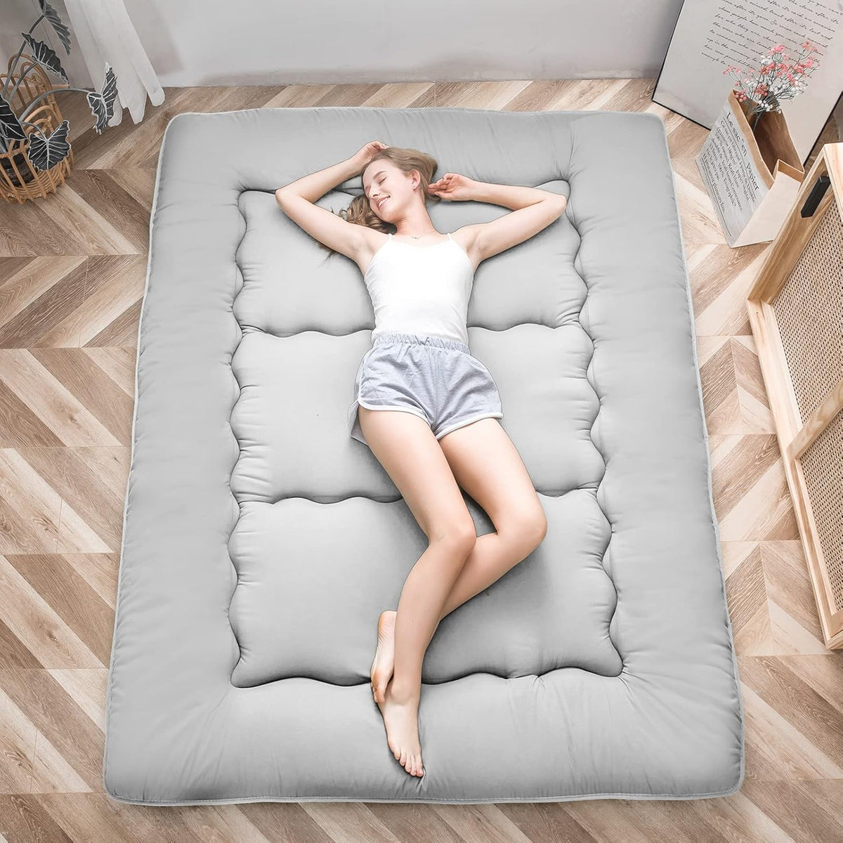 MAXYOYO Japanese Floor Mattress, Thicken Daybed Futon Sleeping Pad Foldable Roll Up Mattress Boys Girls Dormitory Floor Lounger Bed Couches and Sofas, Grey, Twin Size